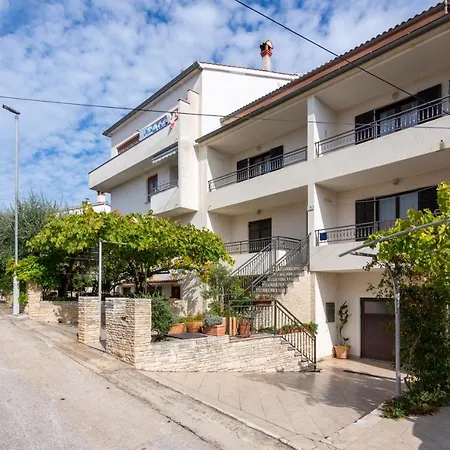 Apartment With Parking Space - 12656 Rovinj