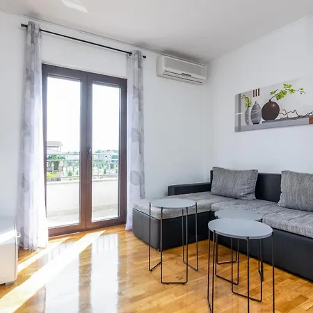 With Parking Space - 12656 Apartman