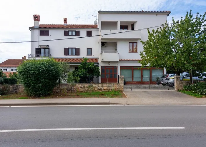 With Parking Space - 12656 * 로비니