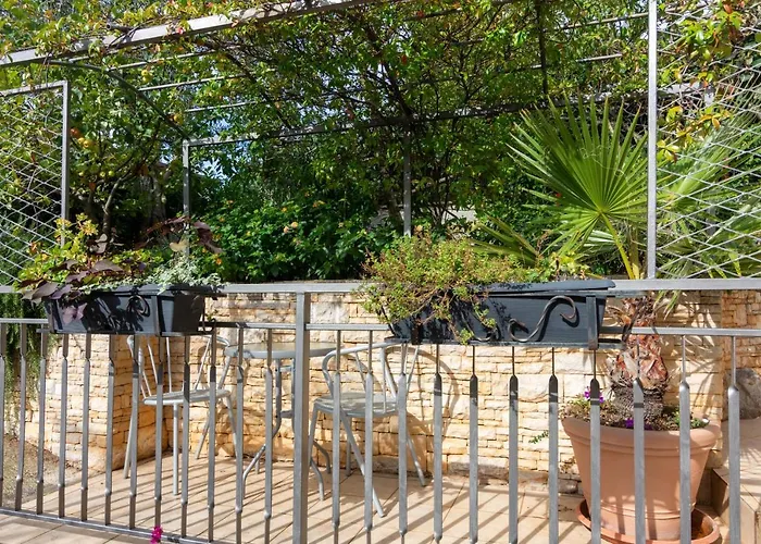 With Parking Space - 12656 로비니