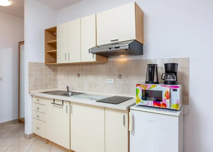 With Parking Space - 12656 아파트 로비니