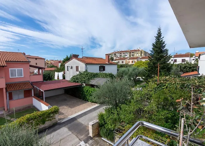 아파트 With Parking Space - 12656 로비니