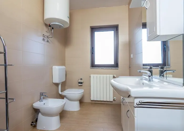 With Parking Space - 12656 아파트 로비니