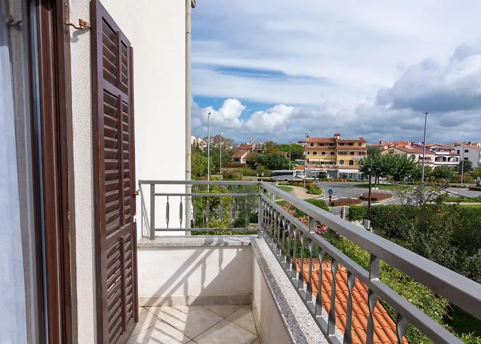 With Parking Space - 12656 아파트 로비니